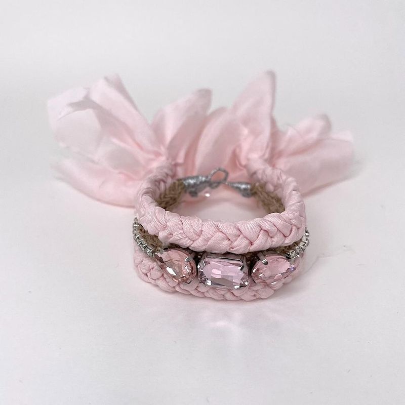 Armbånd i silke -rosa