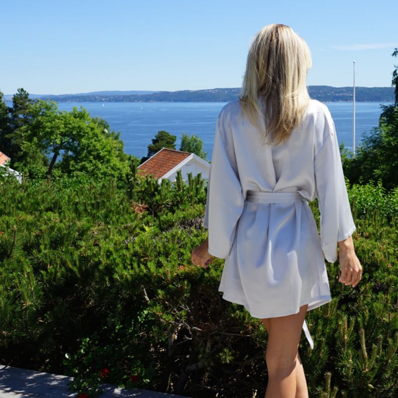 Kimono i silke - sølv