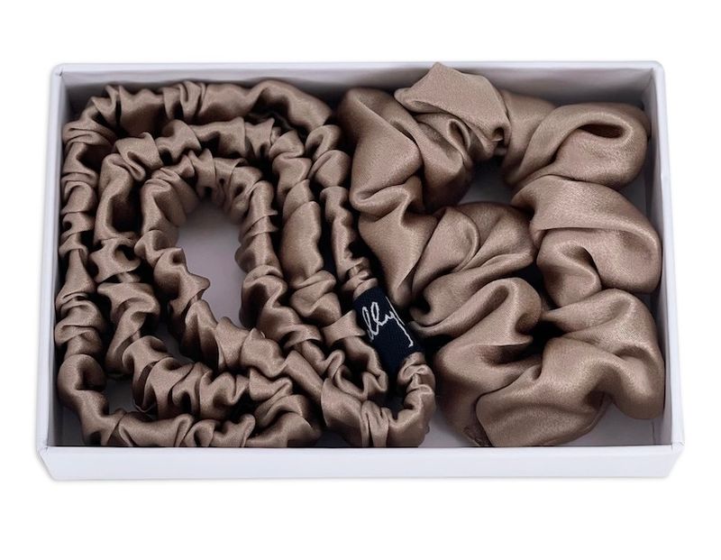 Hårbånd og scrunchie i silke-champagne-sett
